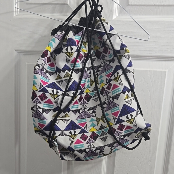 Geometric Patterned Drawstring Backpack - Picture 5 of 7